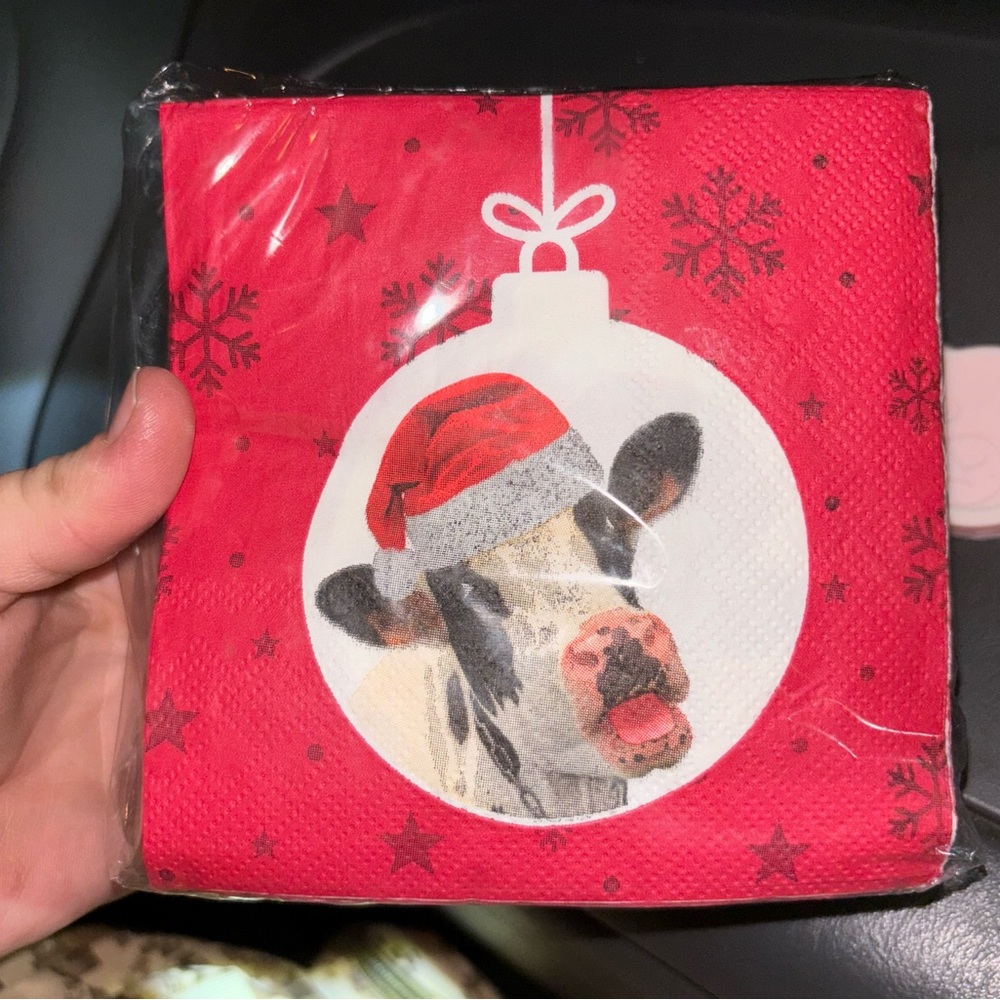 Tractor supply Santa cow (50) Christmas napkins (NWT)